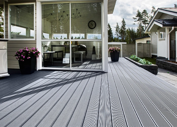 China New Technology Outdoor Floor Interlocking Composite Decking Board Deep Embossed Wood Grain Plastic Composite WPC Decking