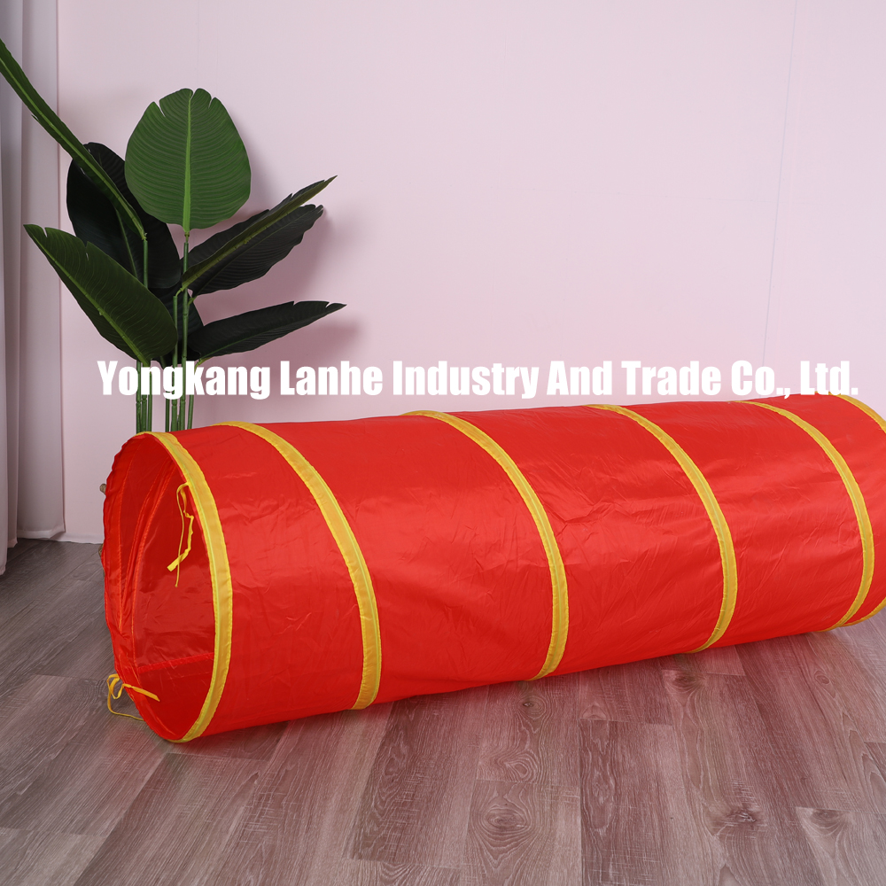 polyester tricolor folding tunnel tent