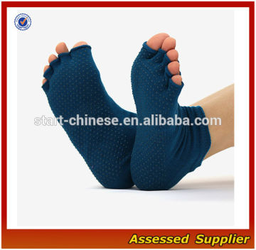 Sweat-absorbent Cotton Open Toe Yoga Non-slip Socks/ yoga toe professional non-slip socks/ Non-slip toe socks for Yoga