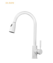 Pull out kitchen faucet with aerator