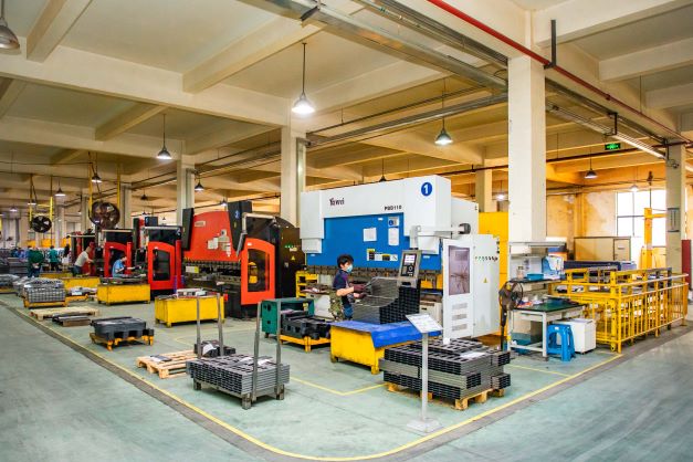 Standing Desk Workshop Production Line (9)