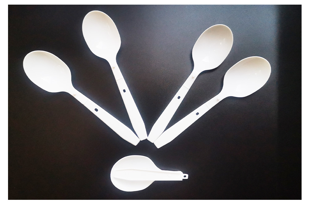 plastic spoon10-x