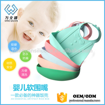 Customer design waterpoorf silicone baby bibs