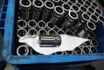 Honing machining pump body components plunger rod