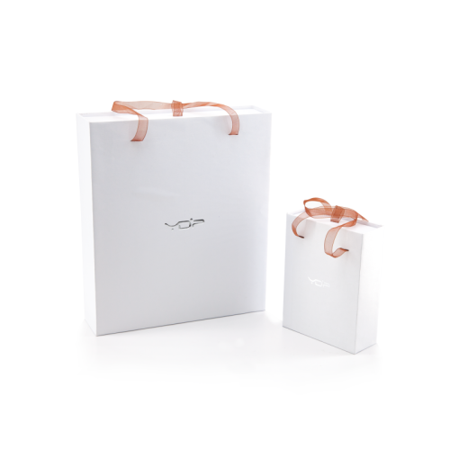 Белая коробка для упаковки ювелирных изделий