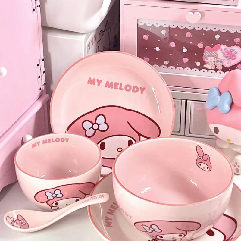 Stylish Anime-Themed Dinnerware Collection