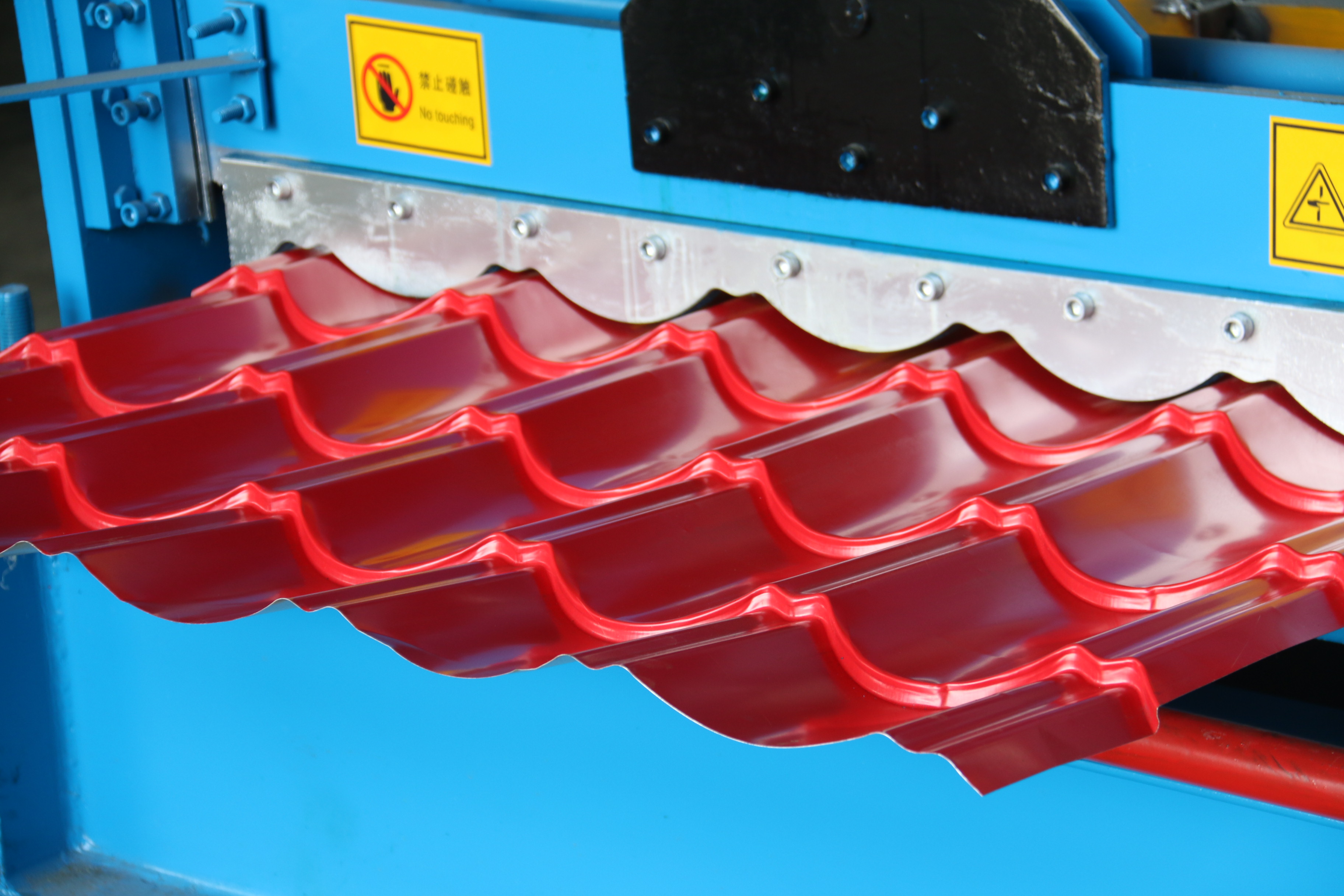 Glazed steel Roofing Roll Forming Machine or tile press