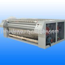 Heated roll ironer