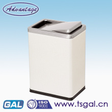 Narrow trash can with lid