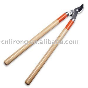 wooden hand bypass loppers