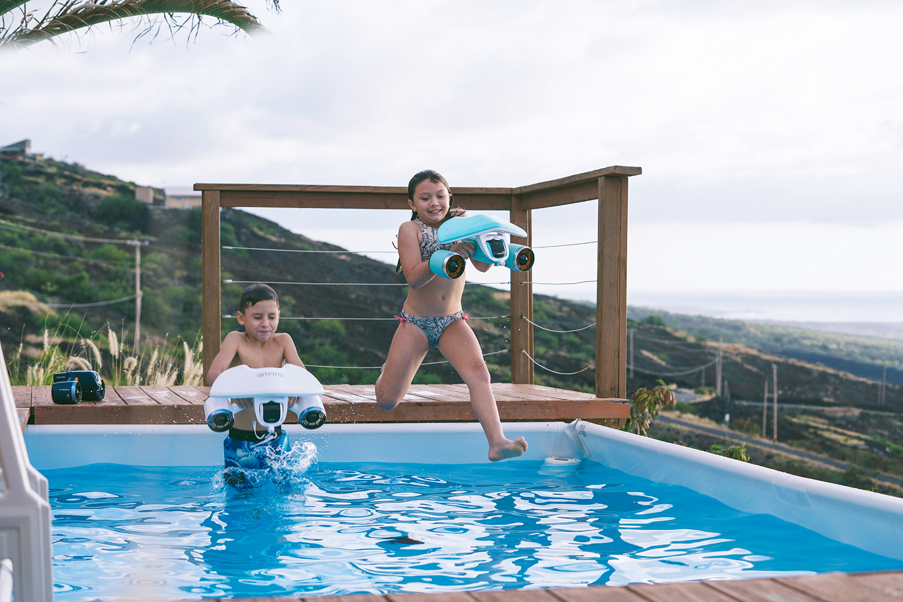 Sublue Whiteshark Mix Underwater Scooter Propeller Swimming Snorkeling Aqua Scooter Hand-held Diving Equipment