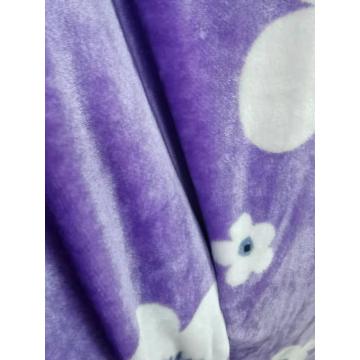 Couverture en polaire flanelle de couleur violette