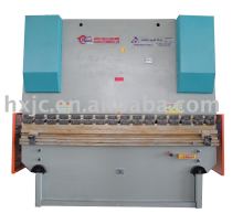 Hydraulic bending machine