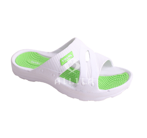 Slip on women casual slippers