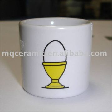 Ceramic egg holder