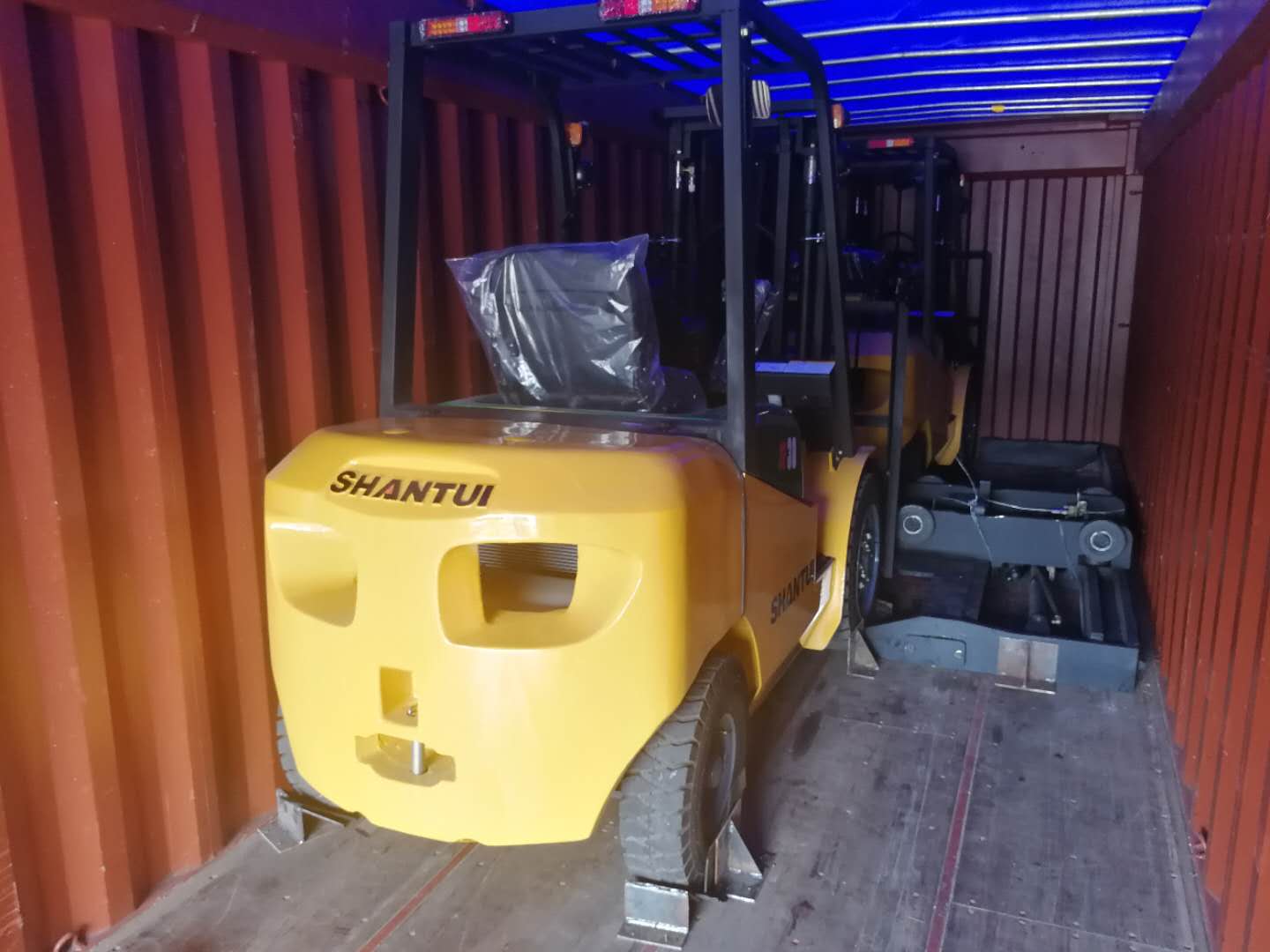 3 ton forklift loading