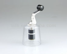 wine pourer stopper