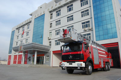 BENZ 6 x 4 api truk tangga