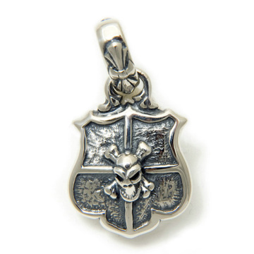 Refined pirate-ish pendant made of alloy and antique silver plated pendant