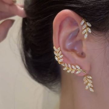 2022 Hot Fashion Gold Leaf Clip Earring for Women - No Piercing Needed