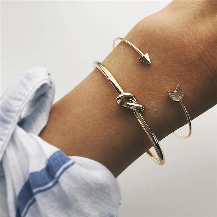 Promotion Gift Wholesale Women Handmade Custom Charm Fashion Bracelets Jewelry Simple Twisted Gold Plated Fashion Bracelet