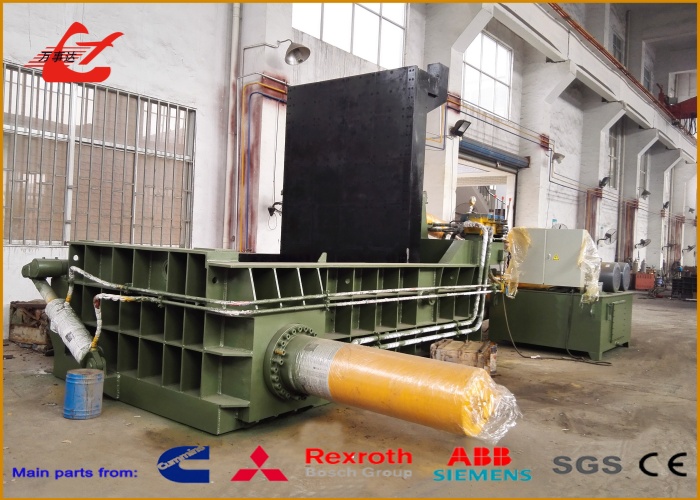 металлический пресс-подборщик metal baler