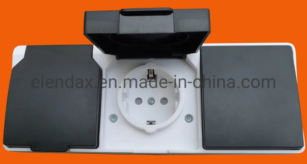 Водонепроницаемая 3-местная розетка евро IP44 для поверхностного монтажа S33310