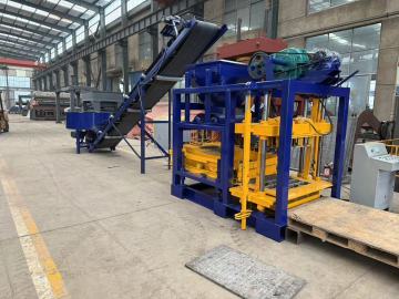 Hollow brick semi-automatic brick machine