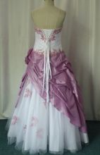 Oem Fashion Ball Gown Silhouette Bateau Embroidery Masquerade Prom Dresses