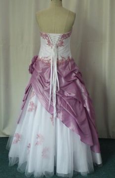 Oem Fashion Ball Gown Silhouette Bateau Embroidery Masquerade Prom Dresses