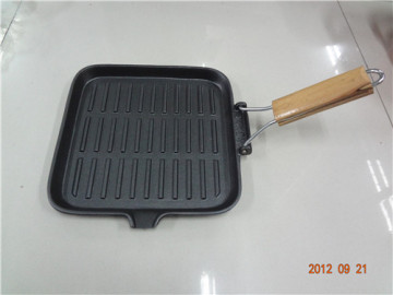 Kitchen Pan with Foldable Handle