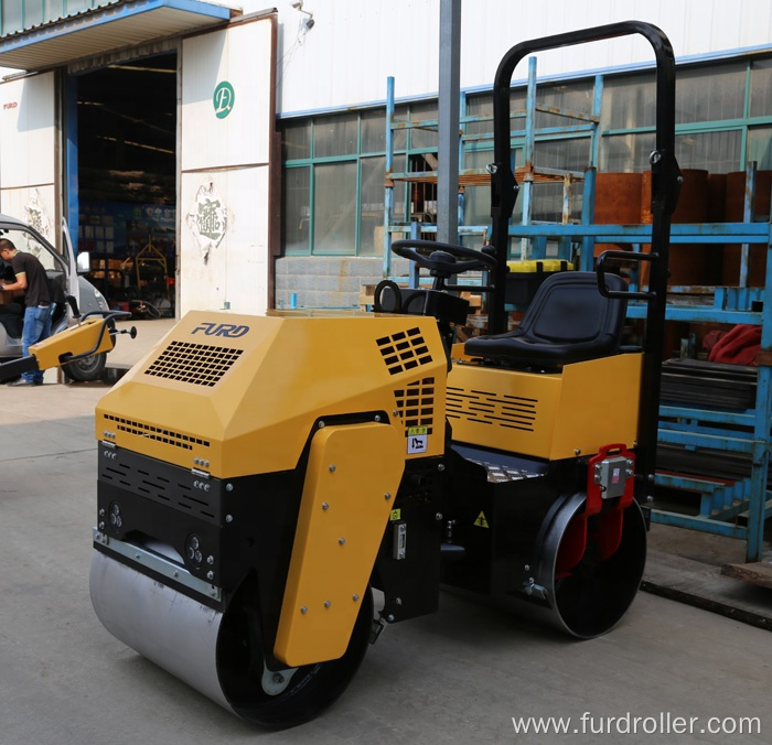1 ton road construction machinery compactor road roller with engine for sale FYL-880
