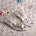 Zapatos de dama de honor de cuña de plata Sandalias de dedo peep toe