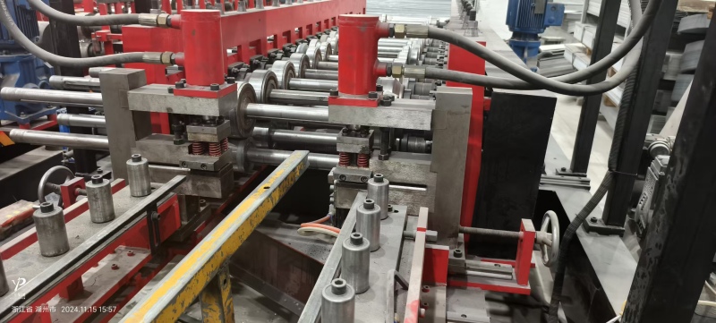 Reinforced Bridge Cover Forming Equipment by Yiping