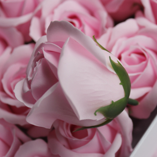 Artificial jabón rosa flor cabeza con favor de la boda de la caja