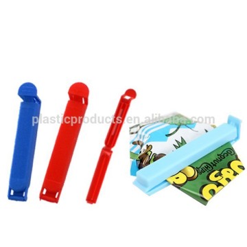 Plastic sealing clip for food bag