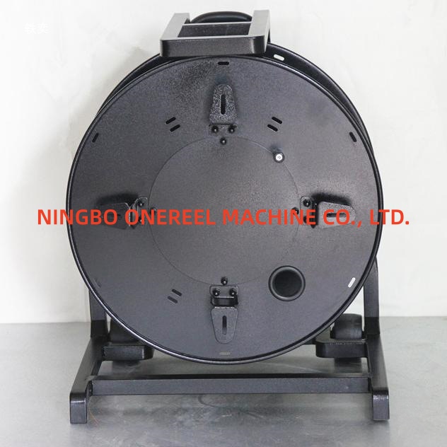 Hand-operated vehicle-mounted winding reel (4 Hand-operated vehicle-mounted winding reel (4
