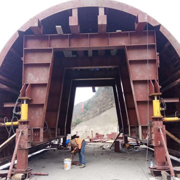 Chariot de revêtement de tunnel à longue portée