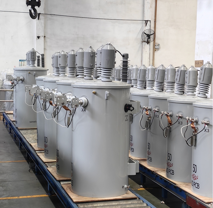 25kVA 13.8kv 120v/240v egyfázisú olajba merülő transzformátor