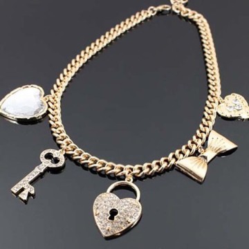 Rhinestone Heart Lock Charm Fashion Link Necklace