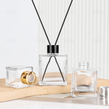 Transparent square glass diffuser bottle bulk