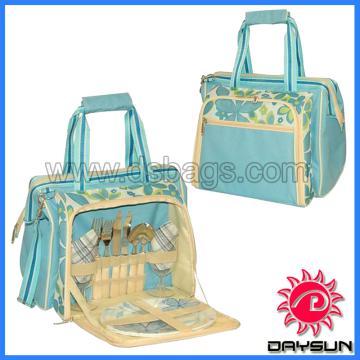 Personalized picnic storage with lunch totes