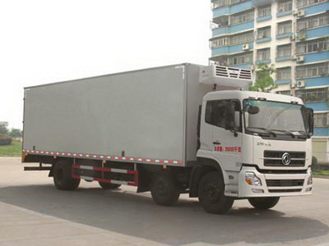 DONGFENG Tianlong مبردة فان شاحنة