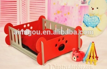 Rattan Dog Bed & Bed Sheets With Dog Print & Wood Pet Bed