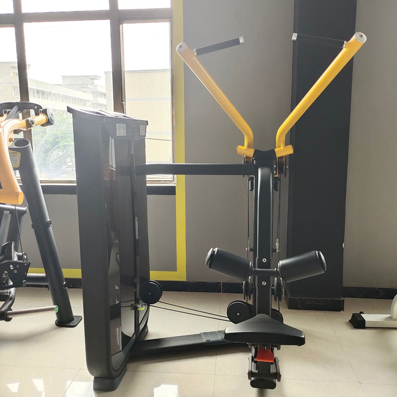 Lat Pulldown machine