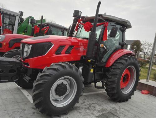 Tractor grande 120HP 4WD