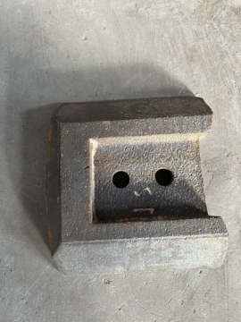 The mixing knife on the mixer