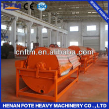 Fine powder roll magnetic separator