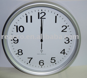 Radio-controlled wall clock