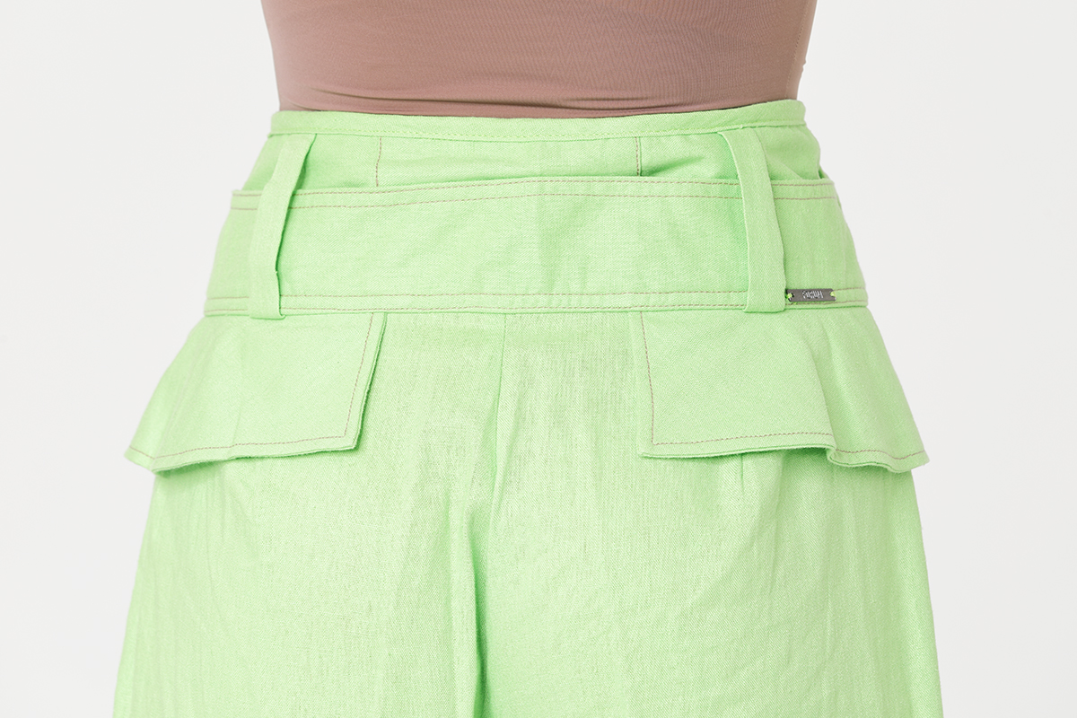 Linen Lady's wide leg cargo pants with details Linen Lady's wide leg cargo pants with details